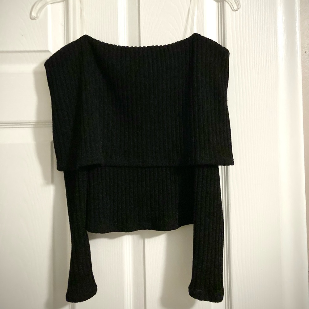 Windsor Off the Shoulders Cropped Sweater (Black)